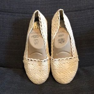 Size 7 crochet detailed loafers
